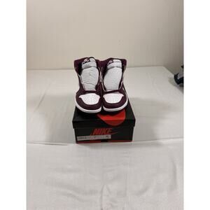 Air Jordan 1 Retro High OG Light Fusion Red 555088-611 Mens 8.5 Women's 10